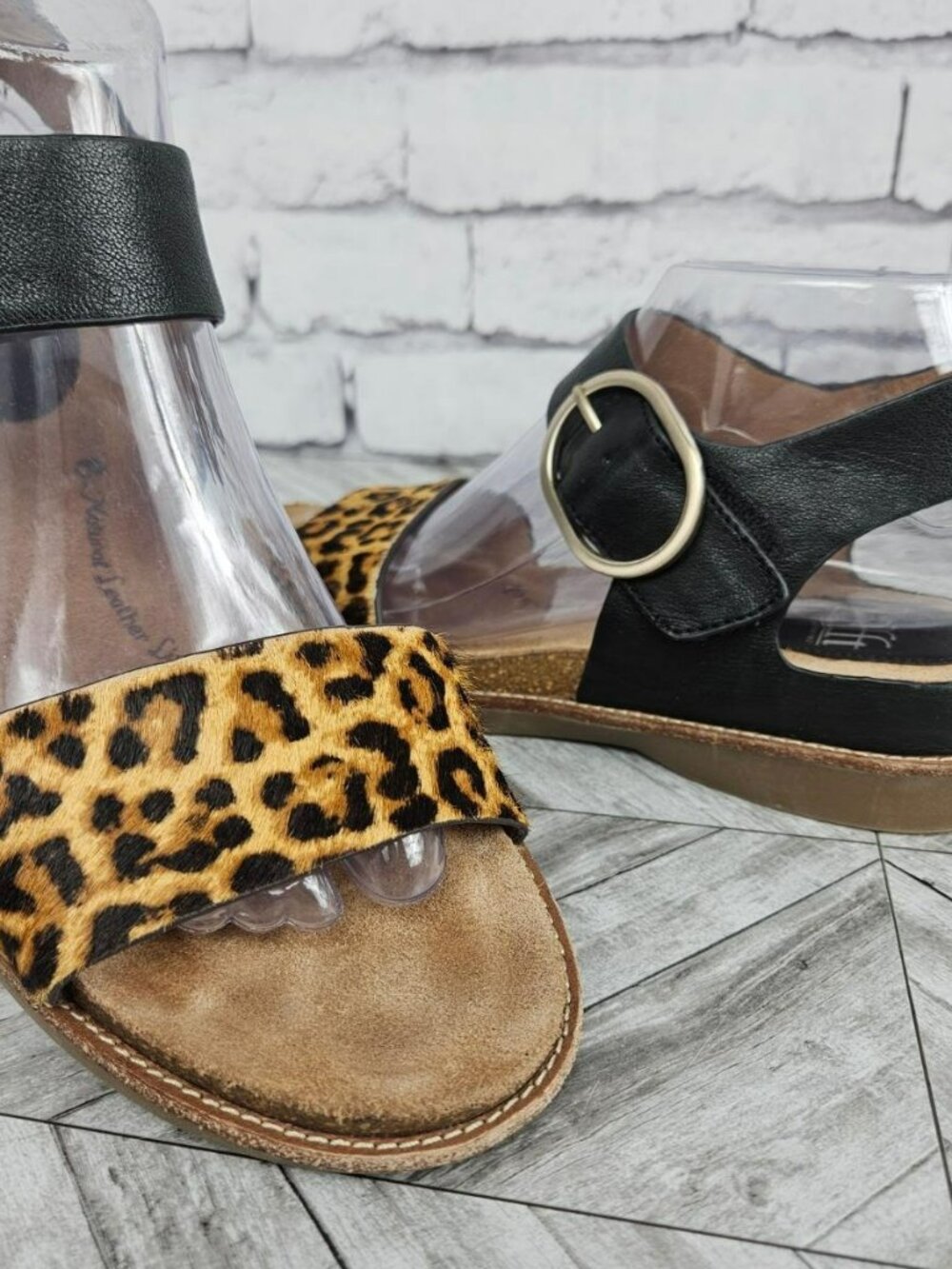 Söfft Black Leather & Leopard Calf Hair Sandals Womens 8 Hook Loop Flats Comfort